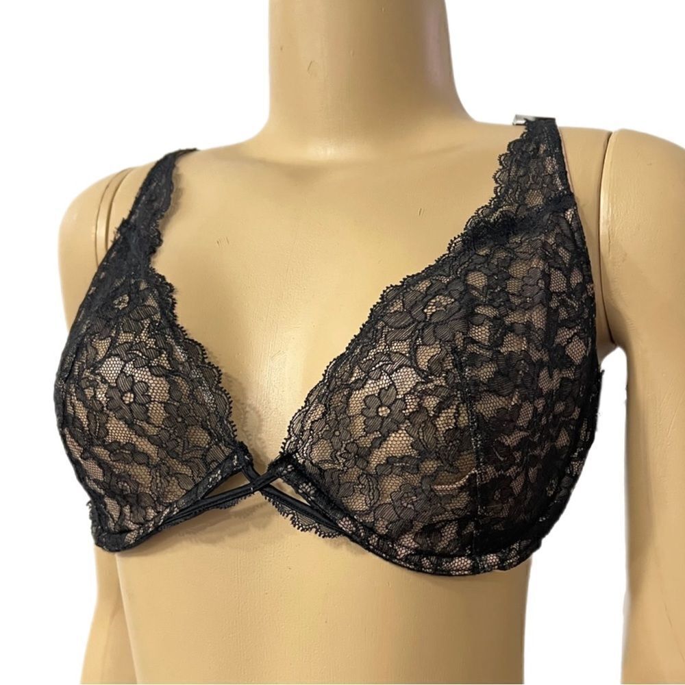 Victoria’s Secret Very Sexy Unlined Plunge underwire bra 36D